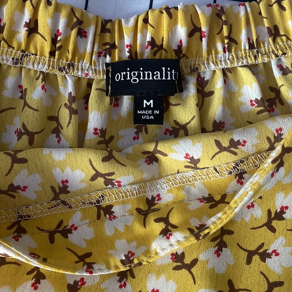 yellow flower skirt - Picture 2 of 2